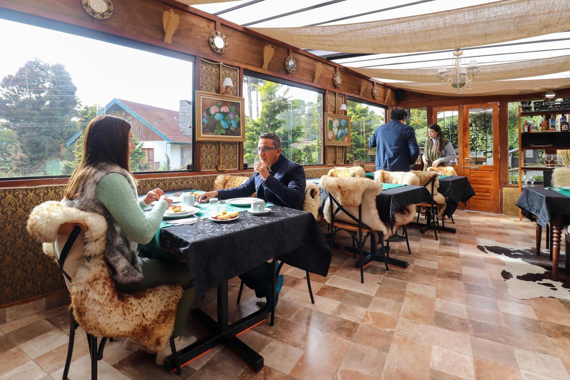 Pousada Campos Do Jordao Suites Pensão